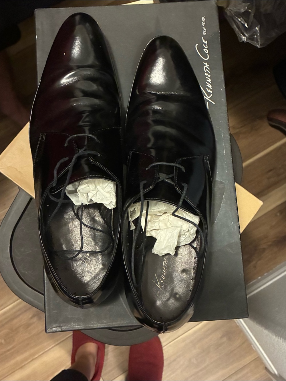 Kenneth Cole Glossy Black Leather Lace-Up Oxfords